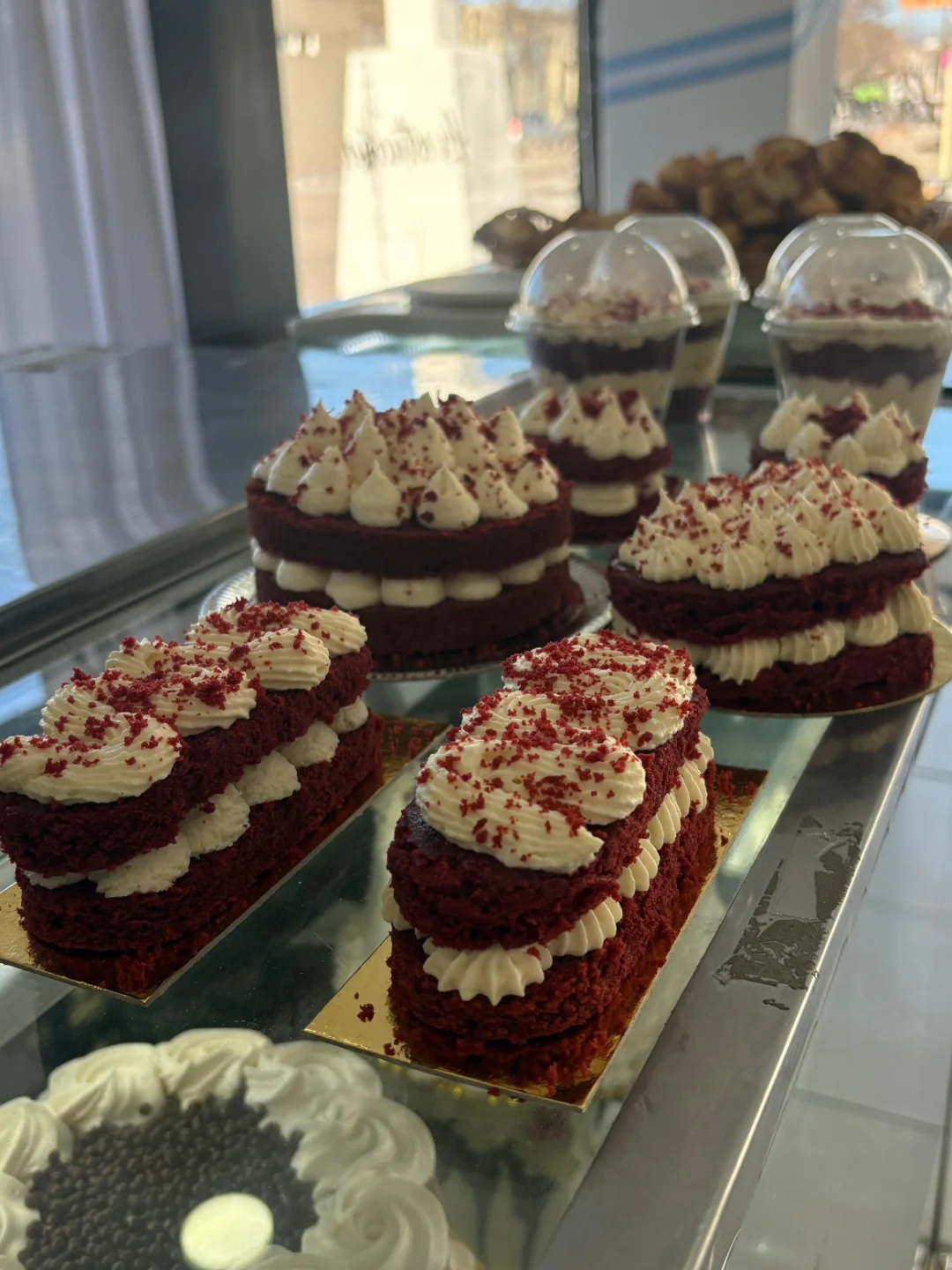 Deleitate con nuestros irresistibles postres Red Velvet ️ Porciones individuales ️ Vasito